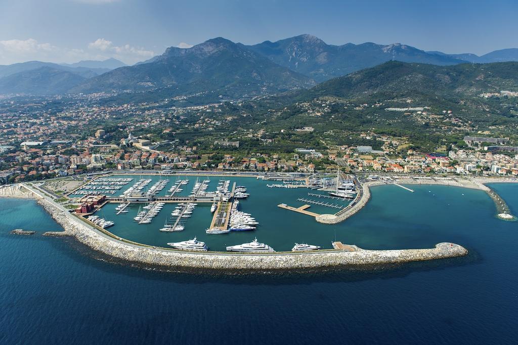 Appartamento Frontemare Andora ภายนอก รูปภาพ